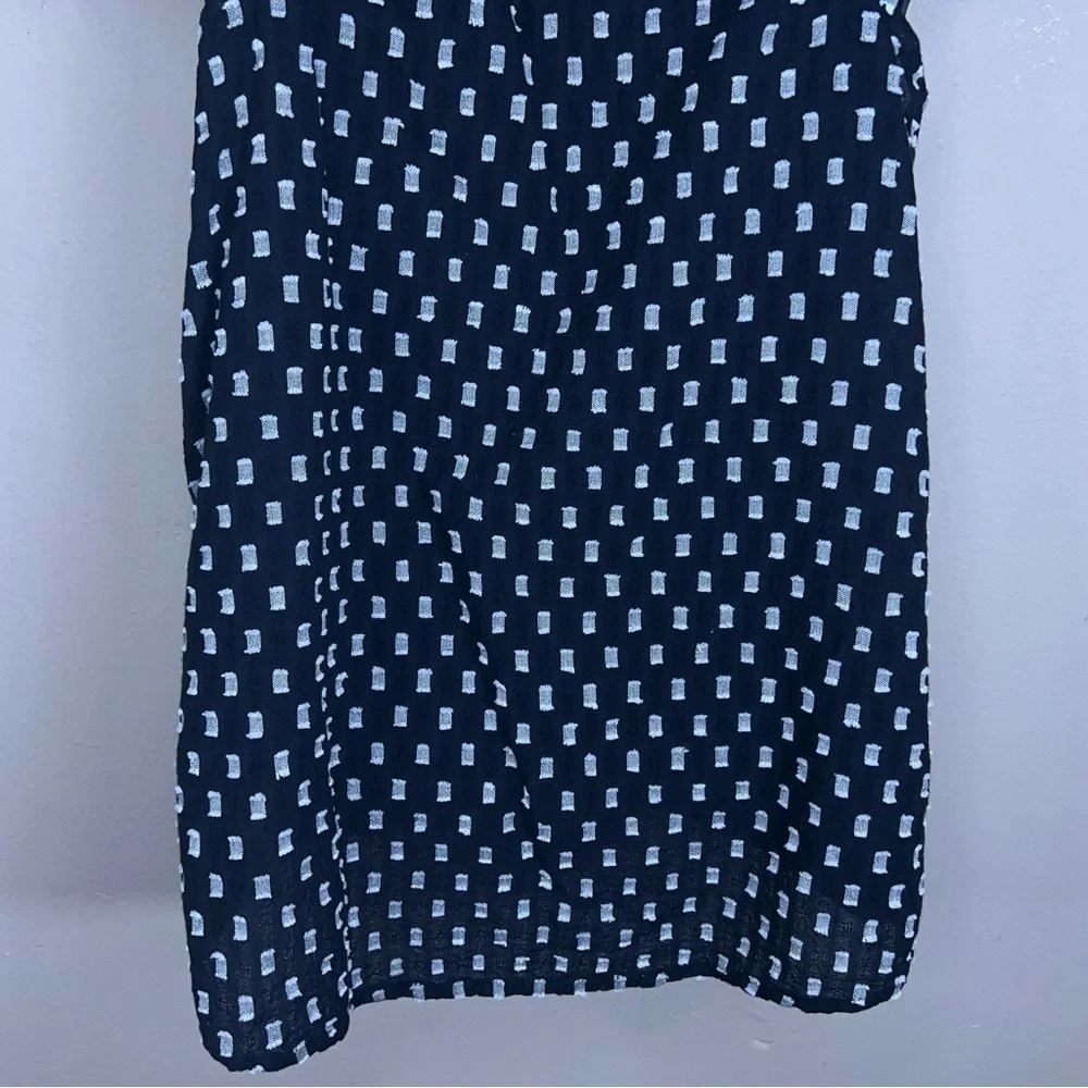 XS OLD NAVY BLACK GREY WHITE CHECKERED SLEEVELESS TOP BLOUSE TANK